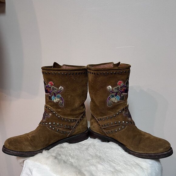 Frye Womens Nat Studded Flower Embellished Suede Engineer Boots Size 8 FITS 7.5 - Picture 4 of 10
